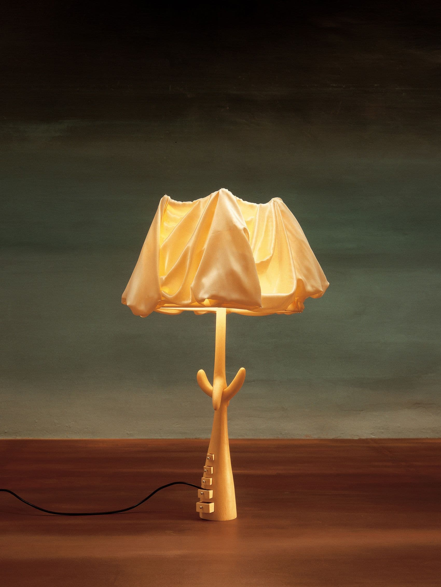 CAJONES SCULPTURE-LAMP