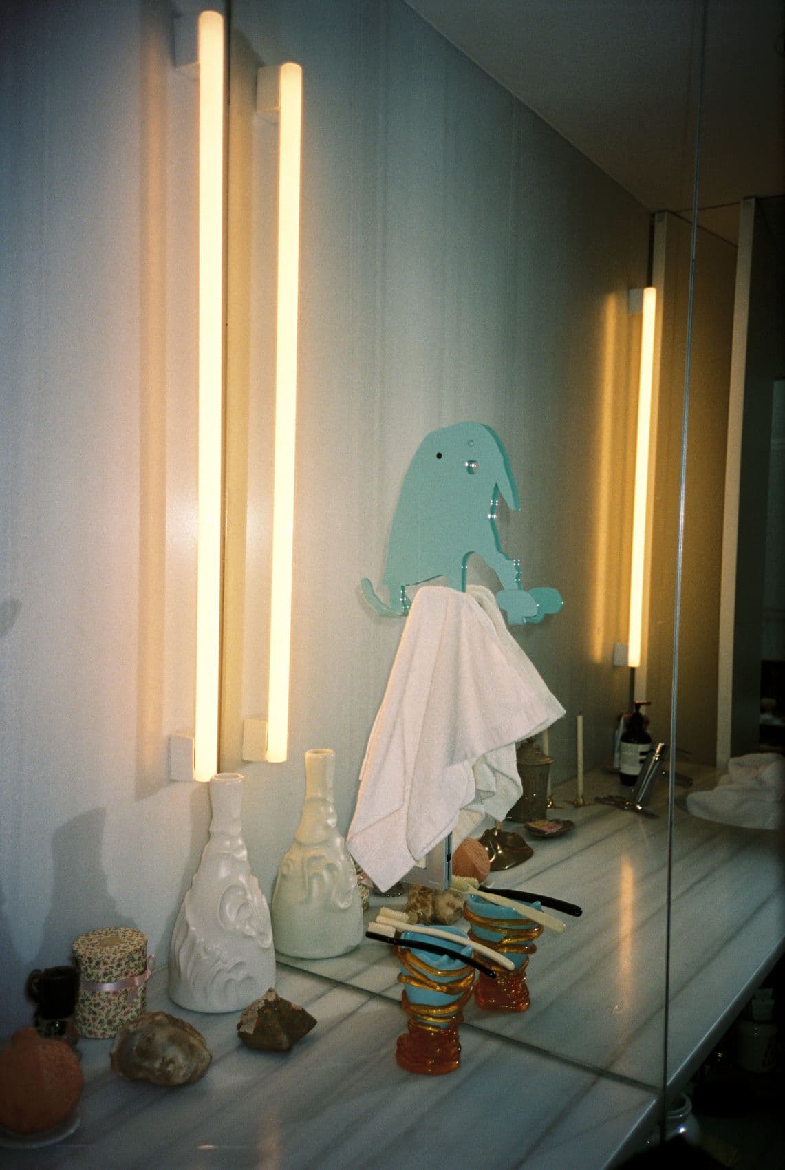 Bd Apartamento Accessories Mutant Hooks Serbanionescu Nacho Alegre 3