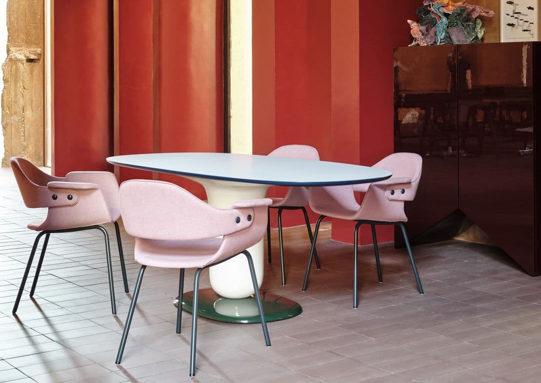 EXPLORER DINING TABLE 5